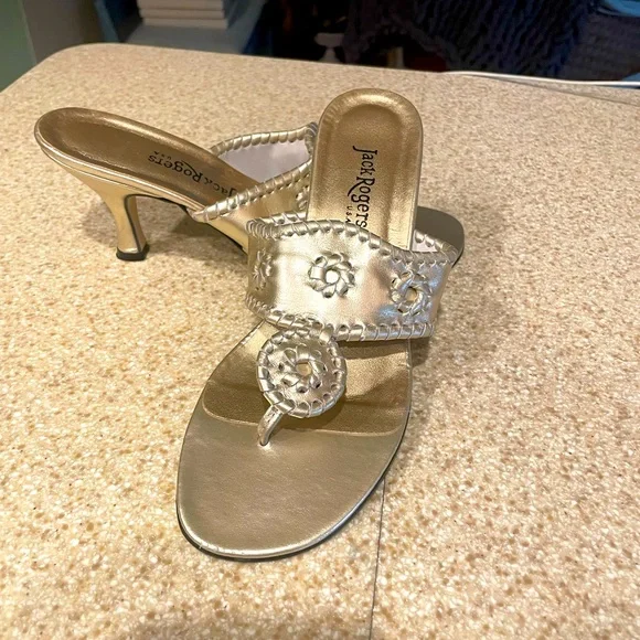 Jack Rodgers,heals,silver, wore 2 times, sprained ankle- unable to wear-ADORABLE - Picture 4 of 9